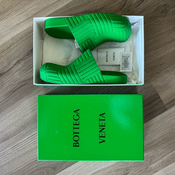 Bottega Veneta parakeet green slider sandal size 9 men’s - gently used 9.5/10 main image 7